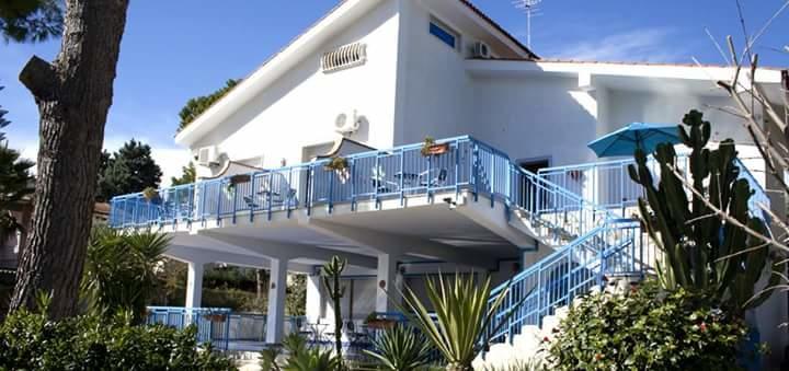 B&B Nido Colorato Fontane Bianche Exterior foto